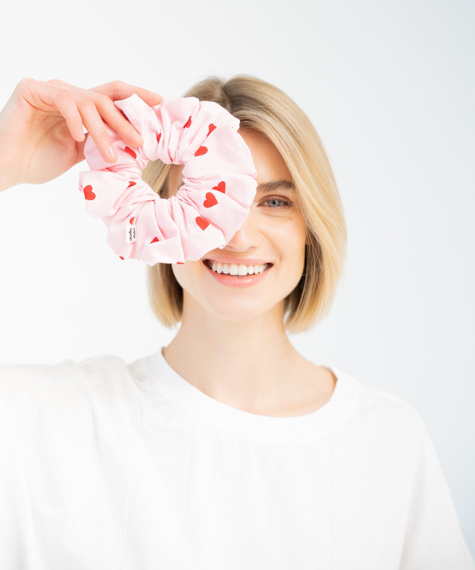 ATELIER ROSE - Scrunchie mit Herzen - Rosa/Weiß - Studio Chéri