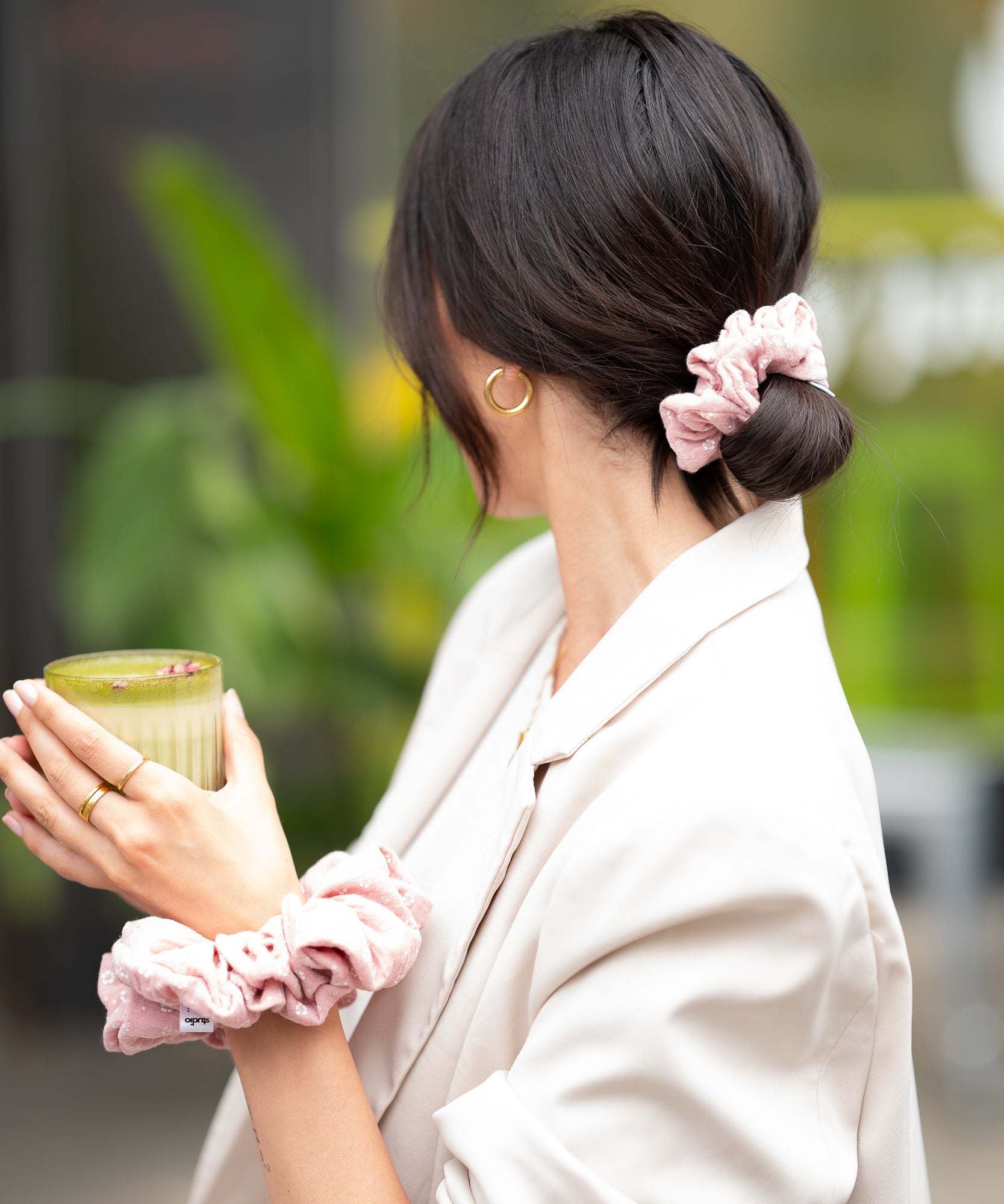 BARISTA BLOOM - Scrunchie aus Musselin - Rosa - Studio Chéri