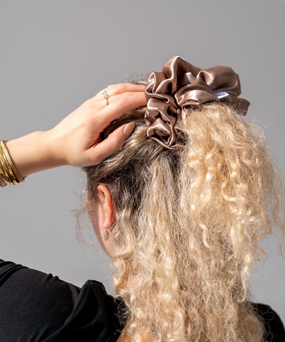 CLAIRE - Satin Scrunchie | Beige - Beige - Fizz & Femme