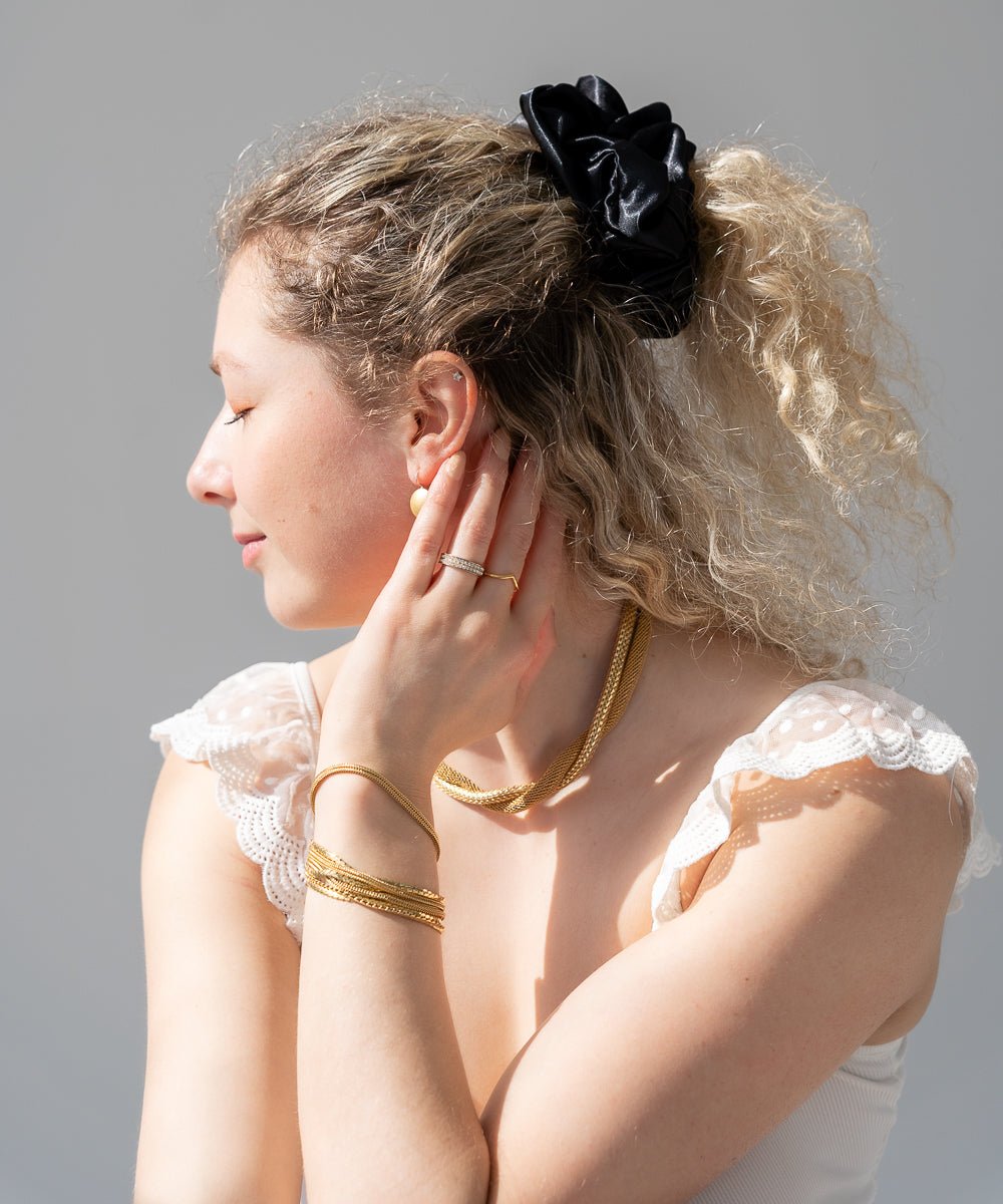 CLAIRE - Satin Scrunchie | Black - Schwarz - Fizz & Femme