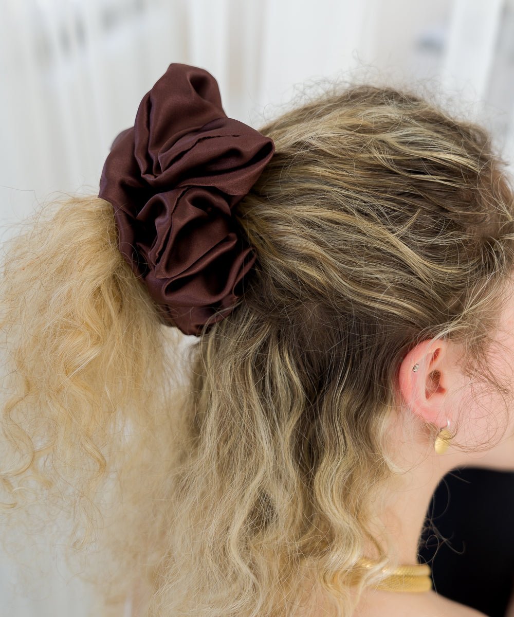 CLAIRE - Satin Scrunchie | Brown - Braun - Fizz & Femme