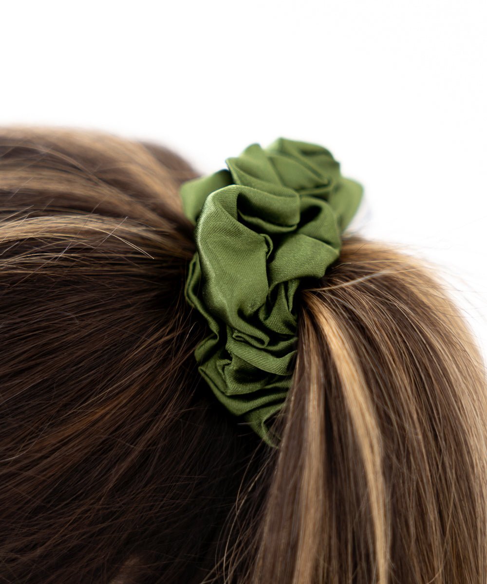 CLAIRE - Satin Scrunchie | Pistachio - Grün - Fizz & Femme