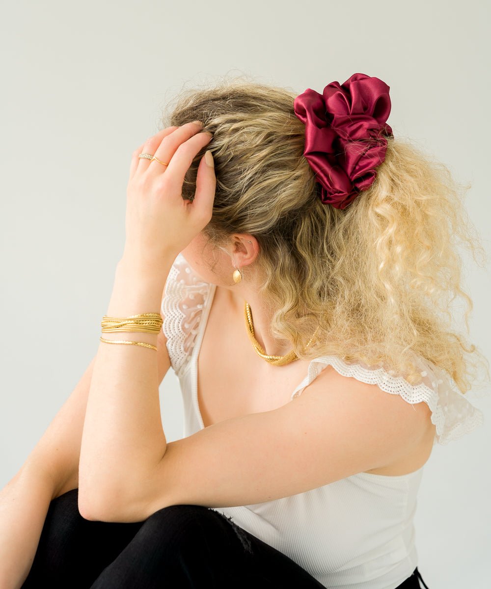 CLAIRE - Satin Scrunchie | Wine - Rot - Fizz & Femme