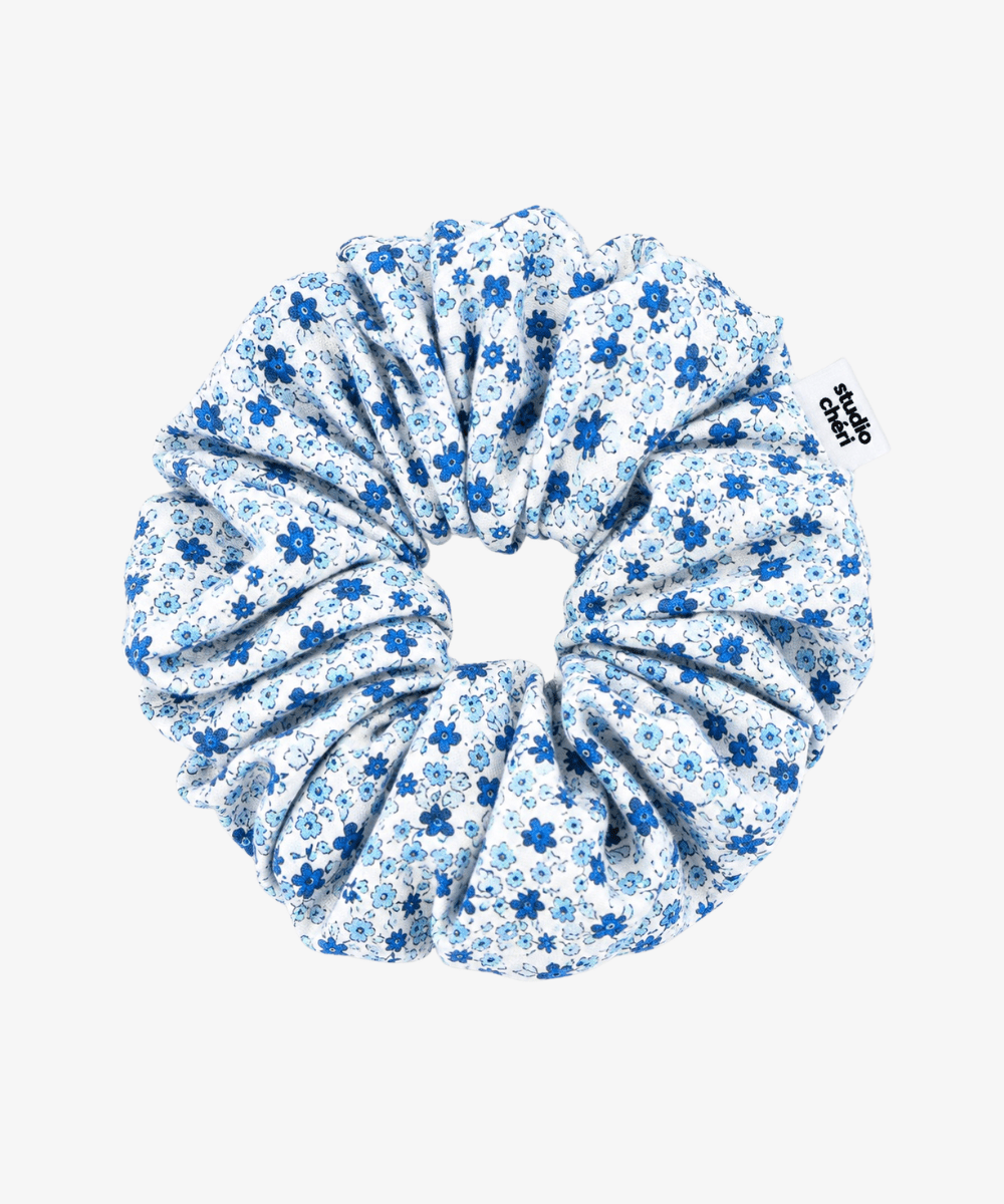 Frost Bloom - Scrunchie mit Blümchenmuster - Blau - Studio Chéri