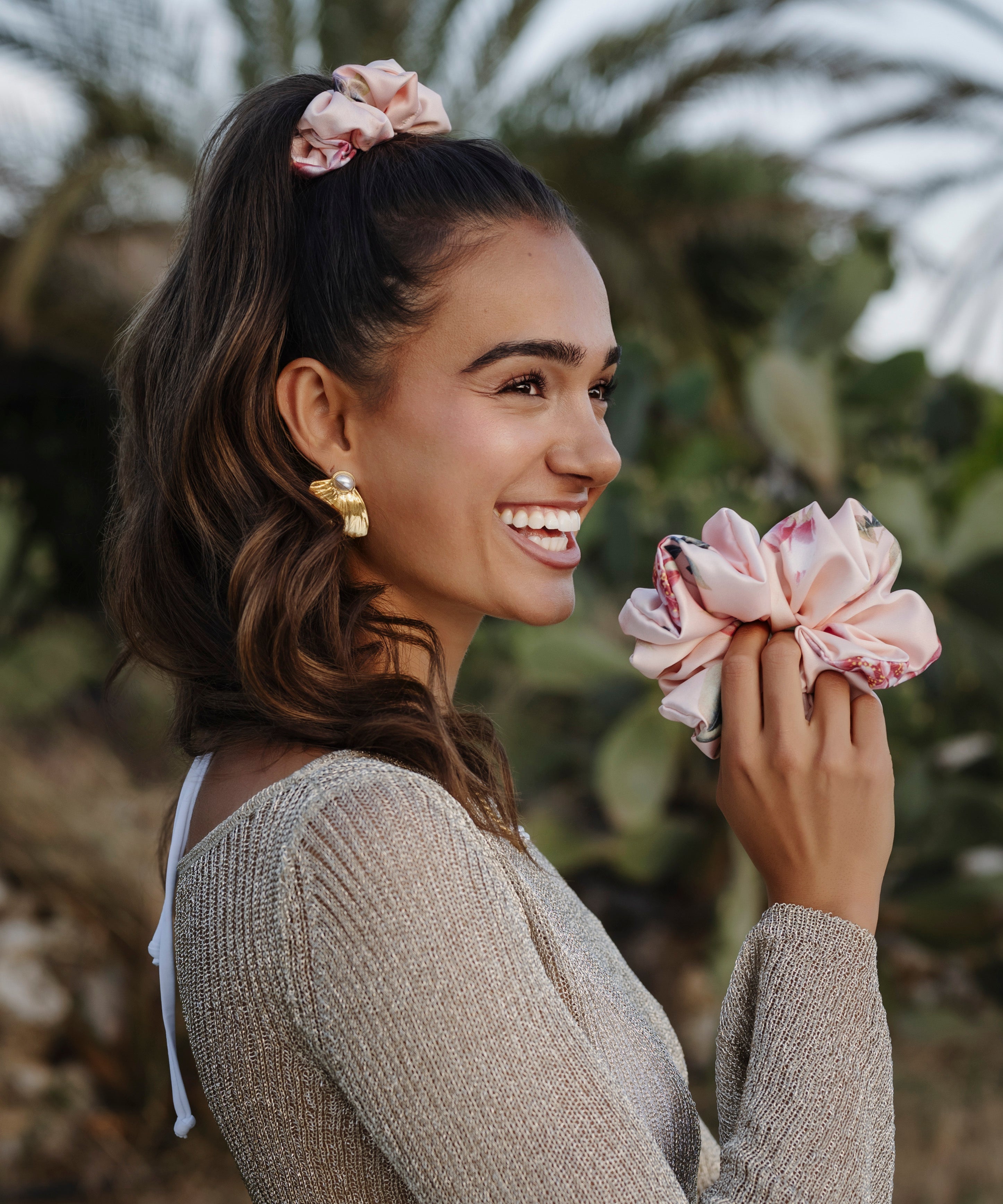 Giselle - Scrunchie aus Satin mit Blumen - rosa - Studio Chéri