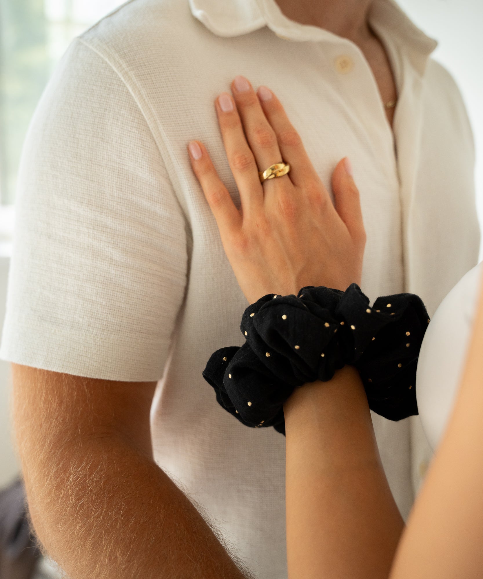 LAUREL - Musselin Scrunchie - Schwarz - Studio Chéri