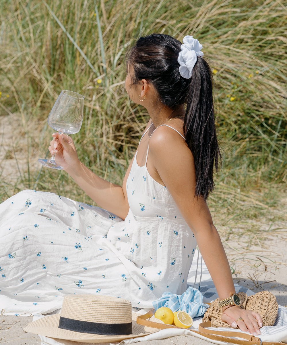 MALEA - Printed Scrunchie - Blau/Weiß - Fizz & Femme