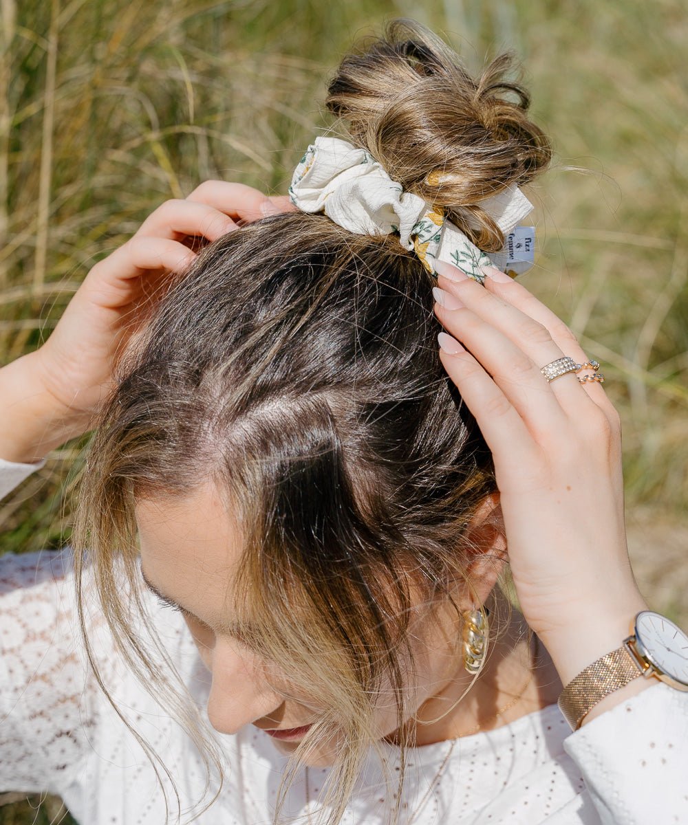 MILLY - Printed Scrunchie - Weiß/Gelb - Fizz & Femme