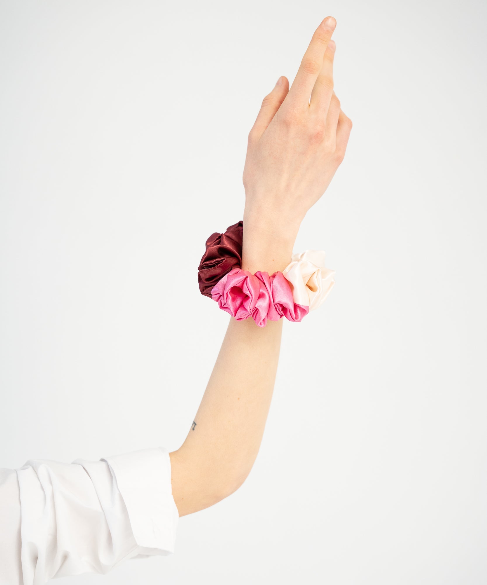 OMBRE AMOUR - Scrunchie mit Farbverlauf - Weiß/Rot/Rosa - Studio Chéri