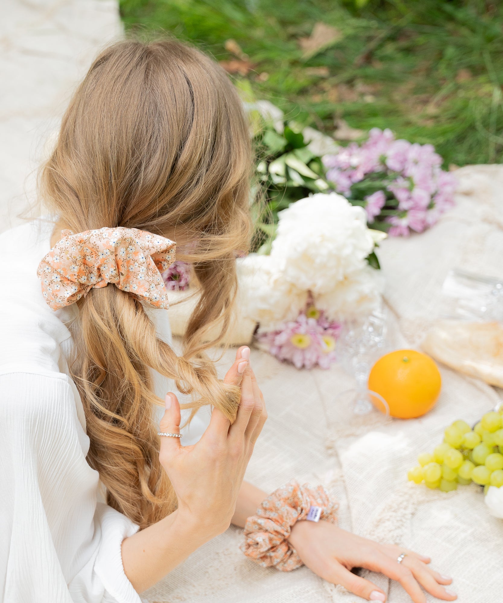 PEACH PIE - Scrunchie mit Blümchenmuster - Orange - Studio Chéri