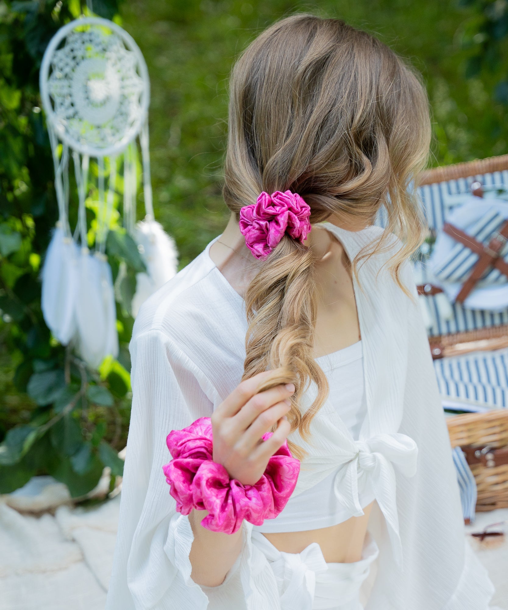 PRETTY IN PINK - Scrunchie mit Blümchenmuster - Pink - Studio Chéri