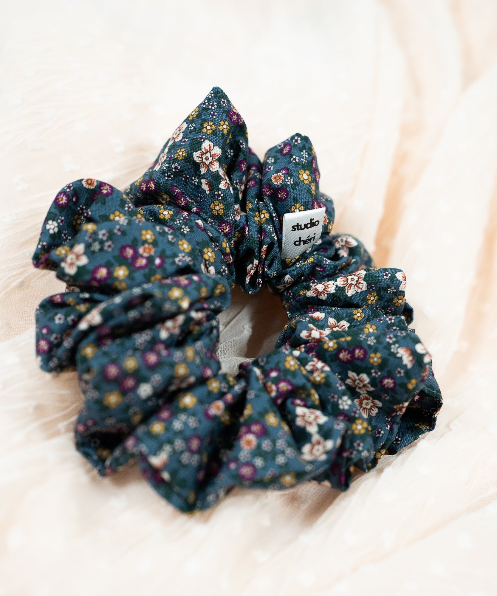 WILDFLOWER - Surprise Scrunchie LIMITED - Grün - Studio Chéri