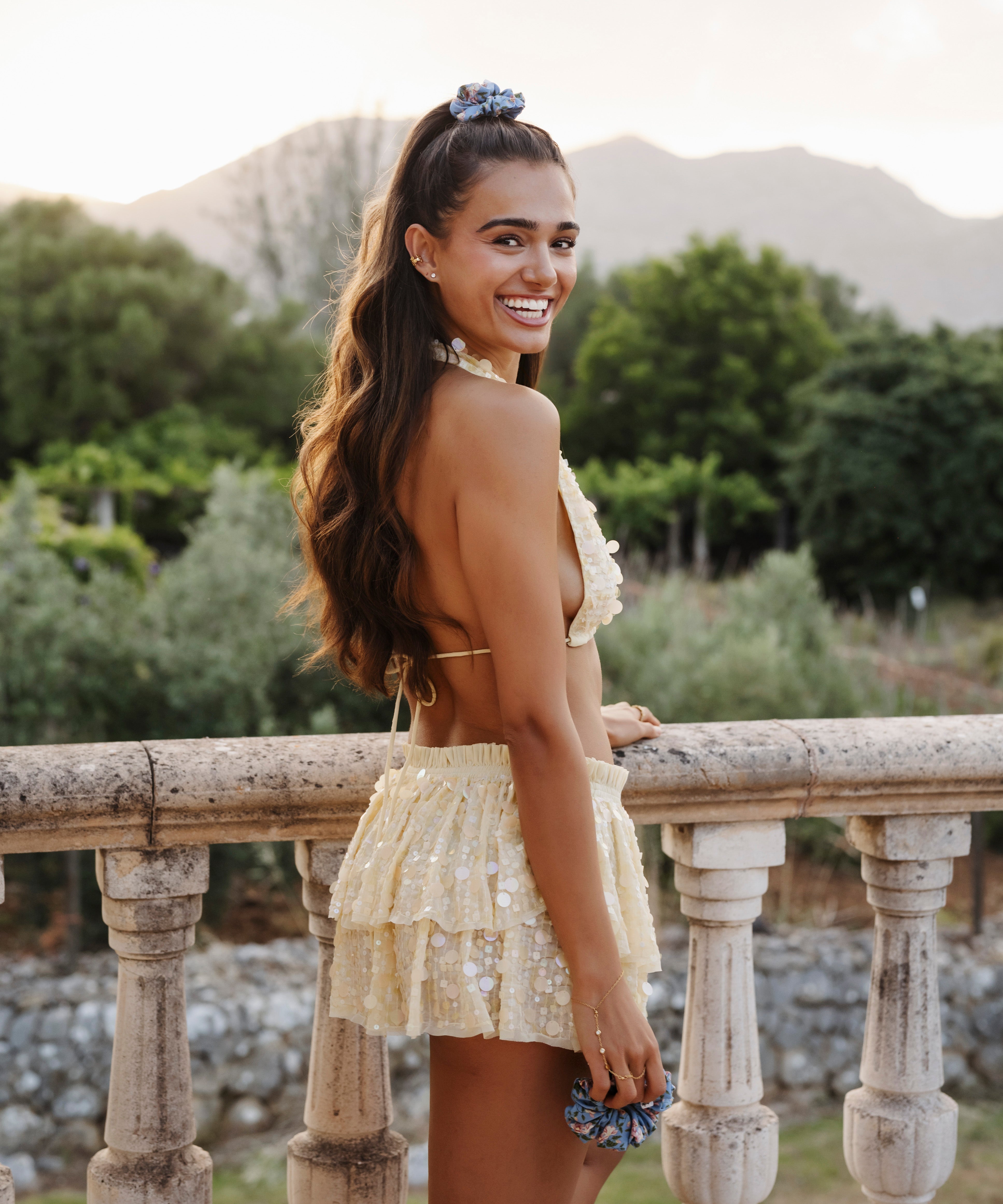 Amalfi - Scrunchie mit Blümchen - schwarz - Studio Chéri