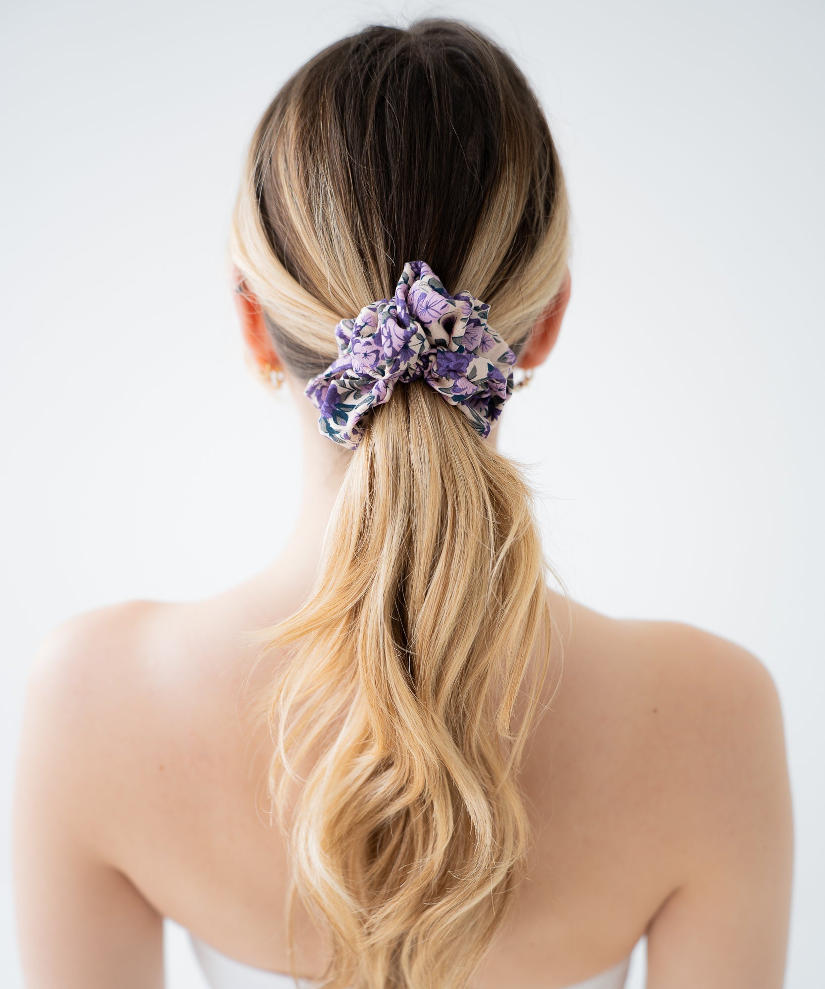 Aubrey - Scrunchie mit Blümchenmuster - Lila - Studio Chéri