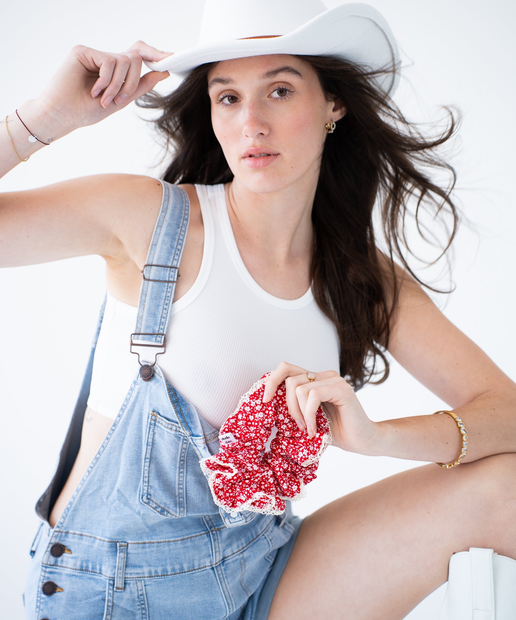 Chéri Night - Scrunchie mit Spitzenrand - rot - Studio Chéri