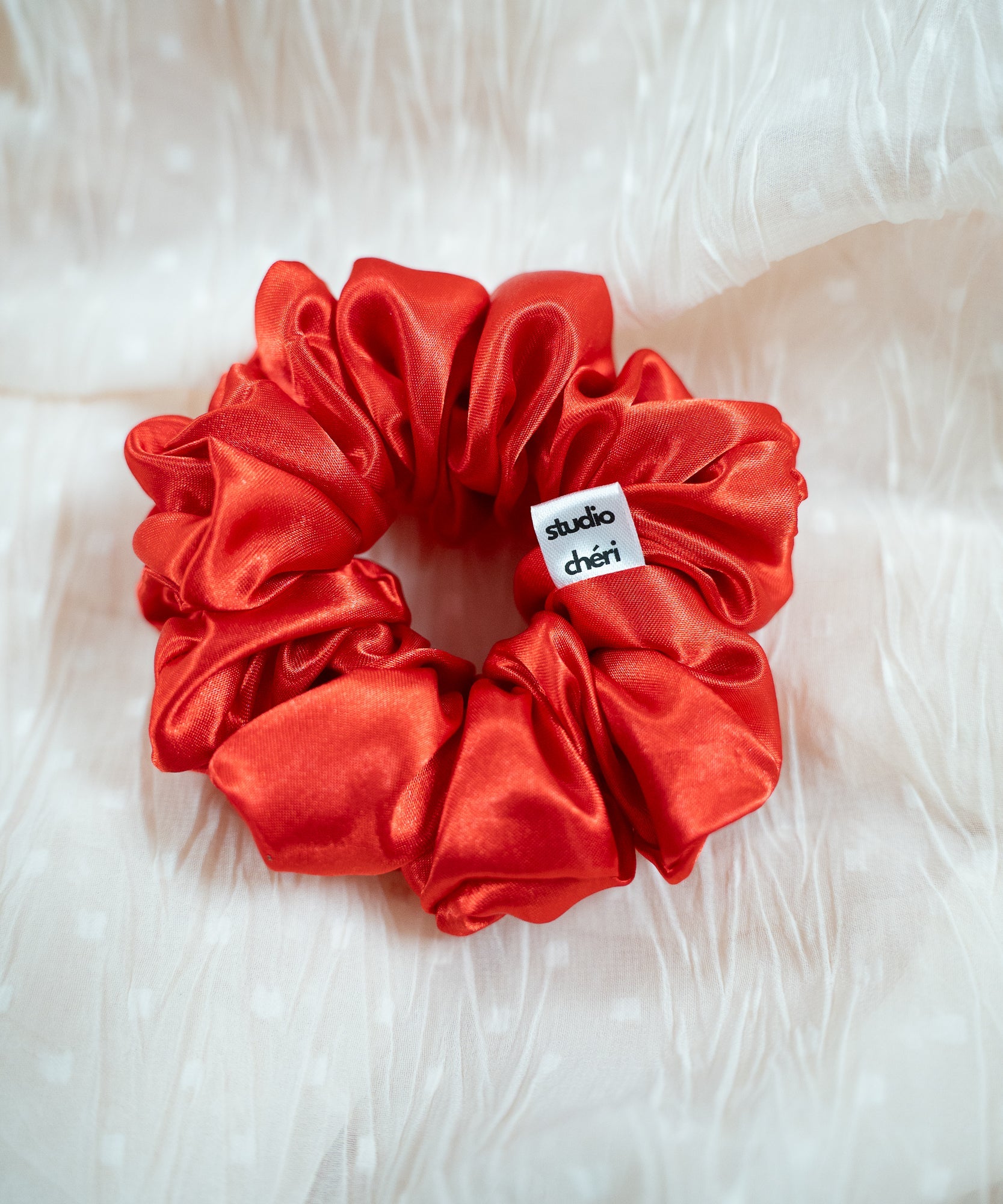 CLAIRE - Satin Scrunchie | Santa Red - Lila - Studio Chéri