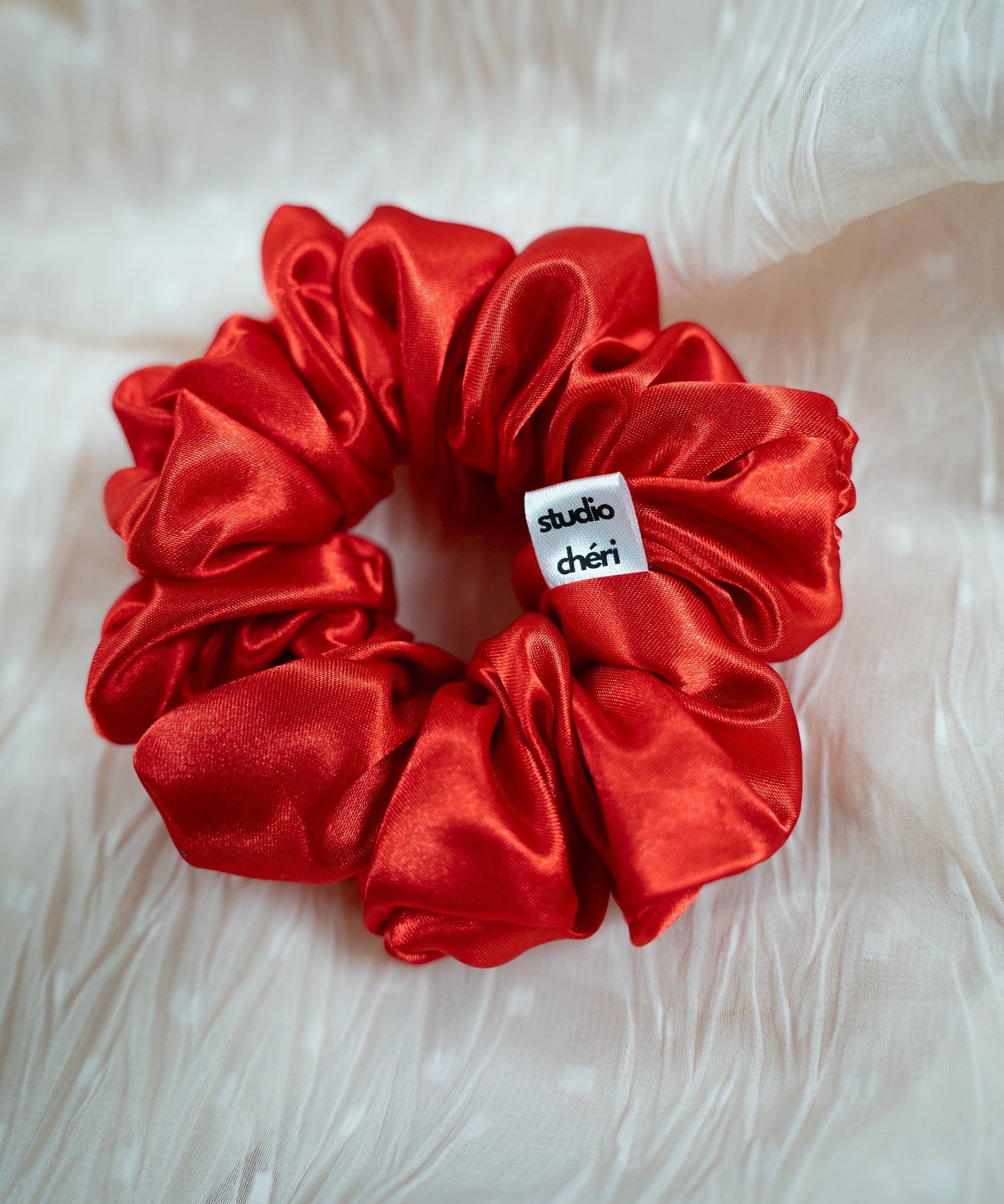 CLAIRE - Satin Scrunchie | Santa Red - Lila - Studio Chéri