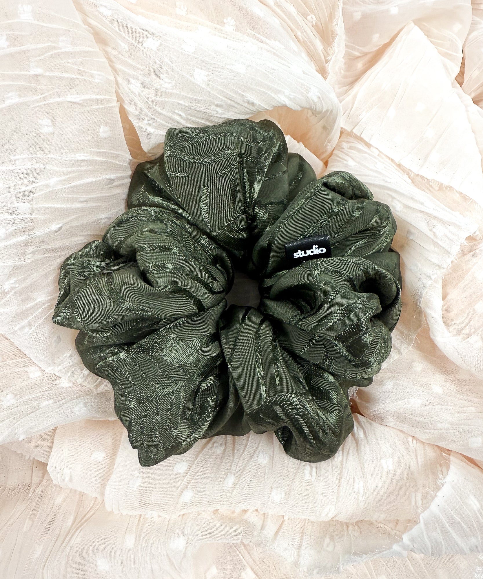 CONRAD - Scrunchie mit Print - Schwarz - Studio Chéri