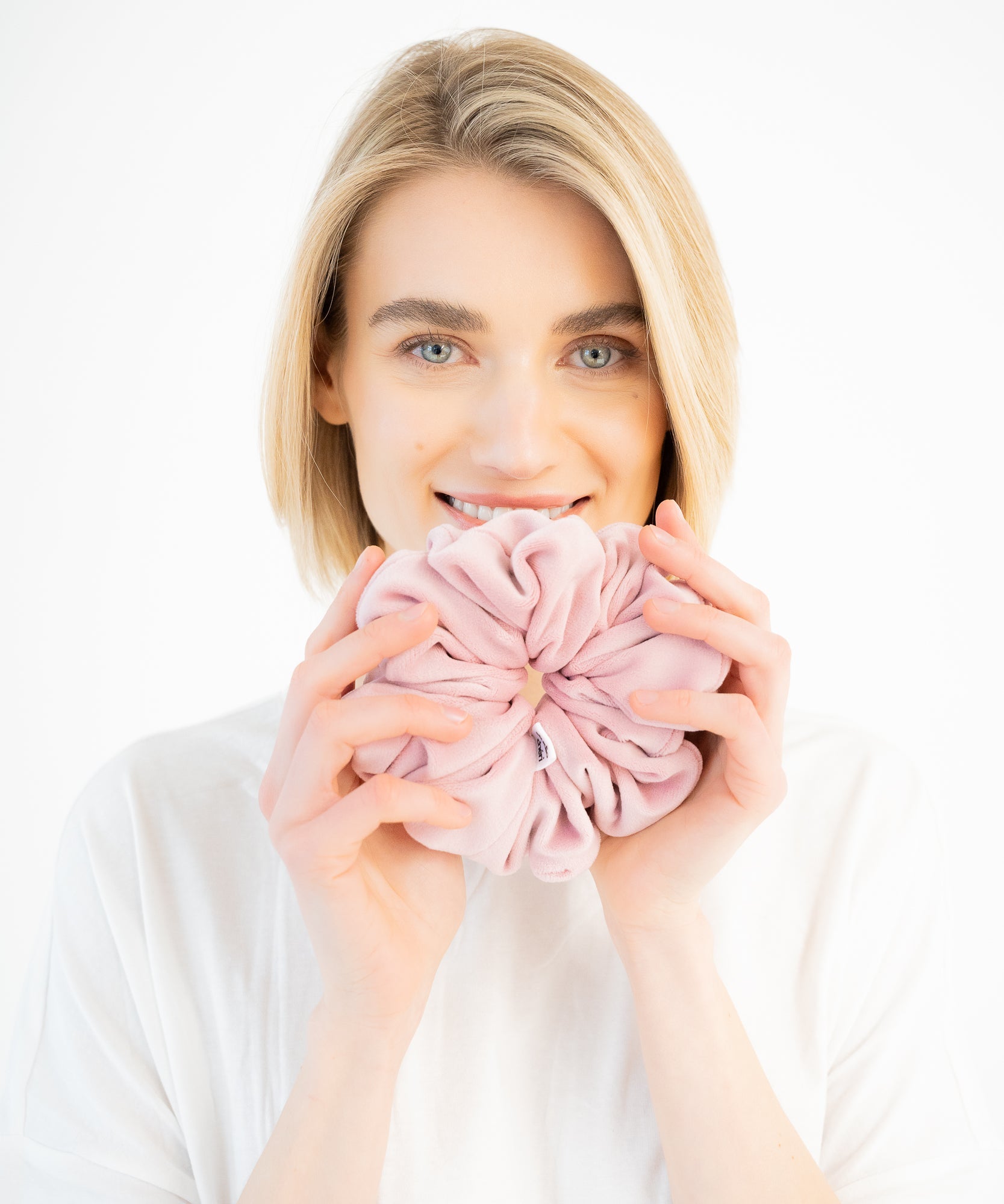 FLUFFY ROSE - Scrunchie aus Samt - Rosa - Studio Chéri