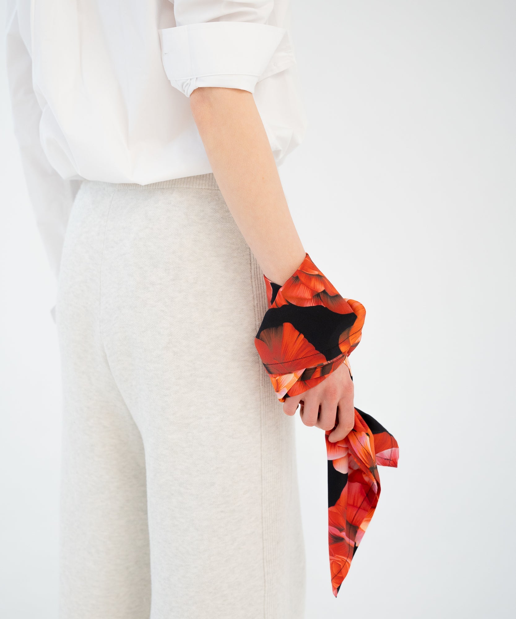 GRAND ROSE | Seidentuch - Schwarz/Rot - Studio Chéri