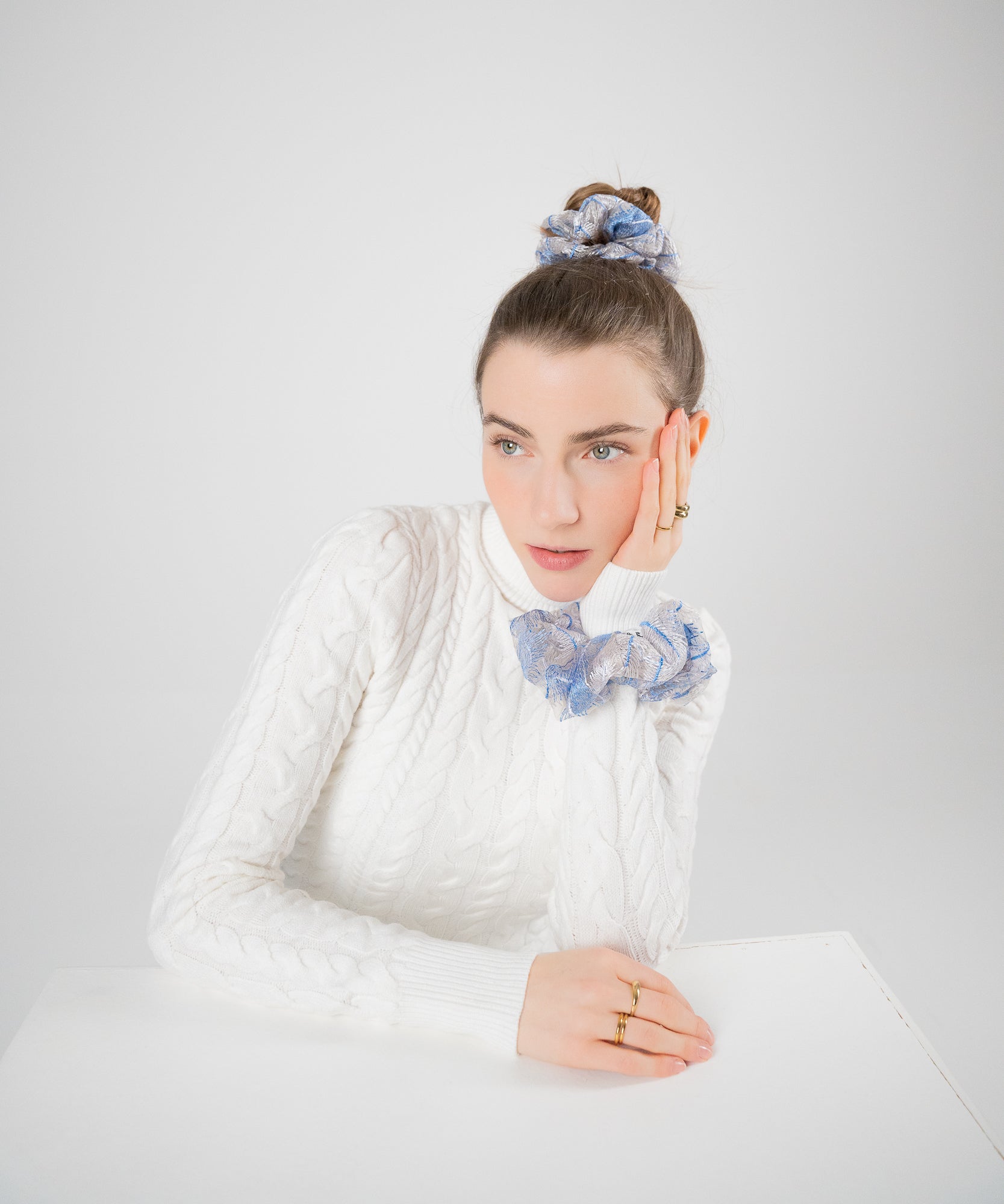 ICE FEATHER - Scrunchie mit Federn - Blau - Studio Chéri