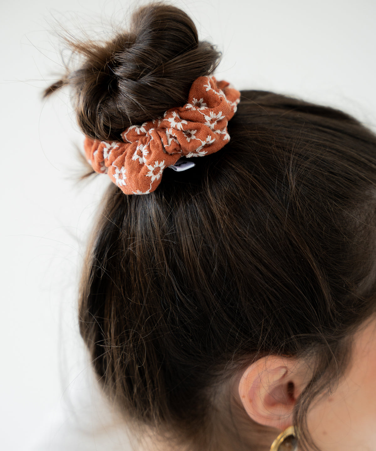 Amelie - Musselin Scrunchie mit Blümchen