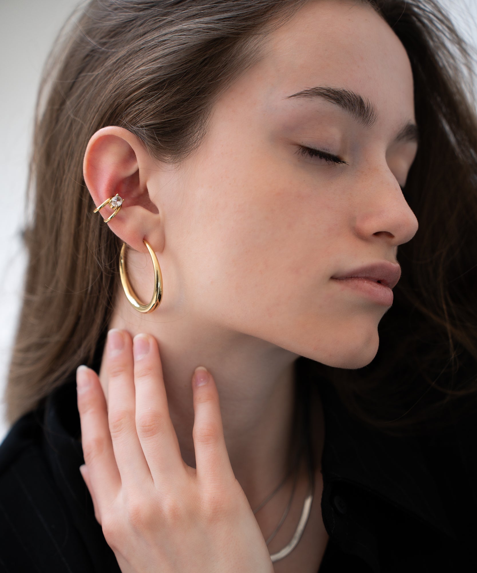Mae - 18K Gold - Earcuff mit Schmuckstein - Gold - Studio Chéri