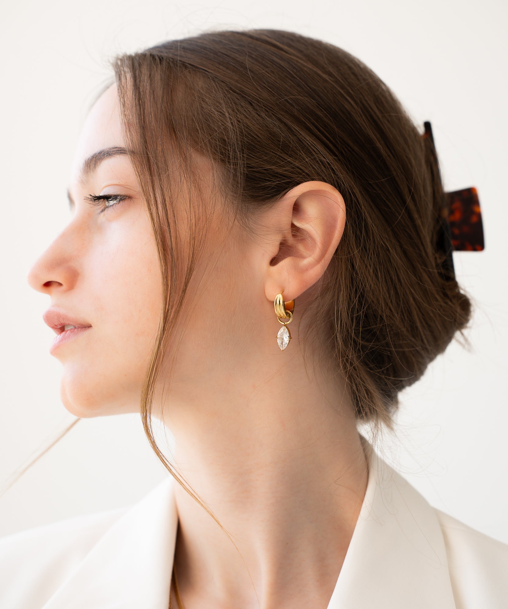 Mae - 18K Goldohrring mit Schmuckstein - Gold - Studio Chéri