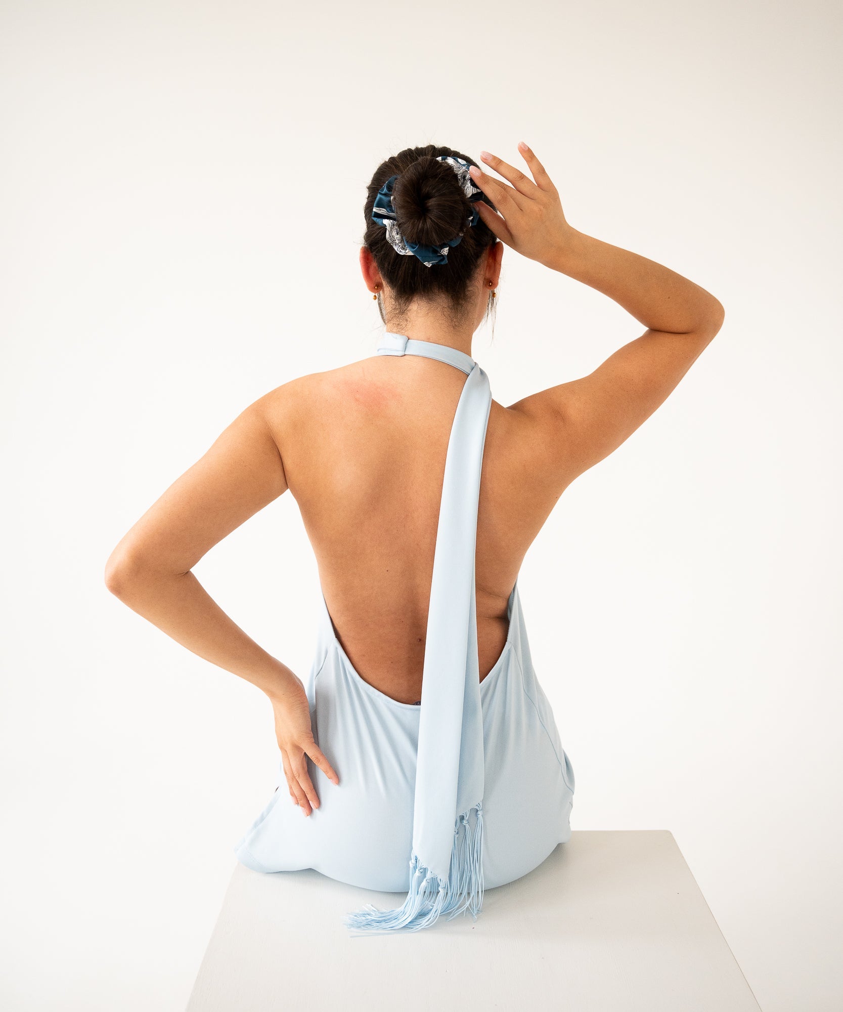 Martini - Scrunchie aus Satin mit Blumen - BLAU - Studio Chéri