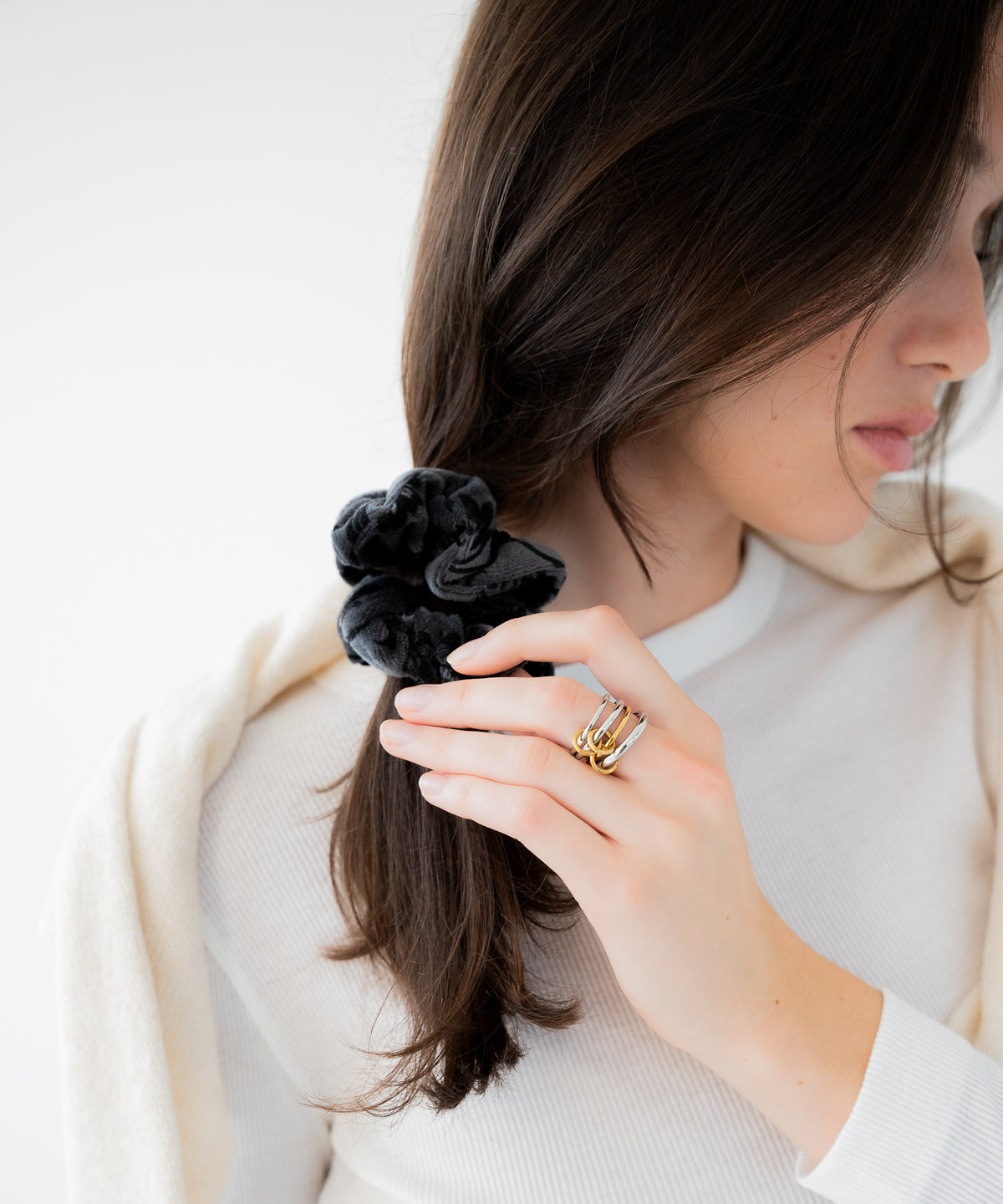 Affair - Samt Scrunchie