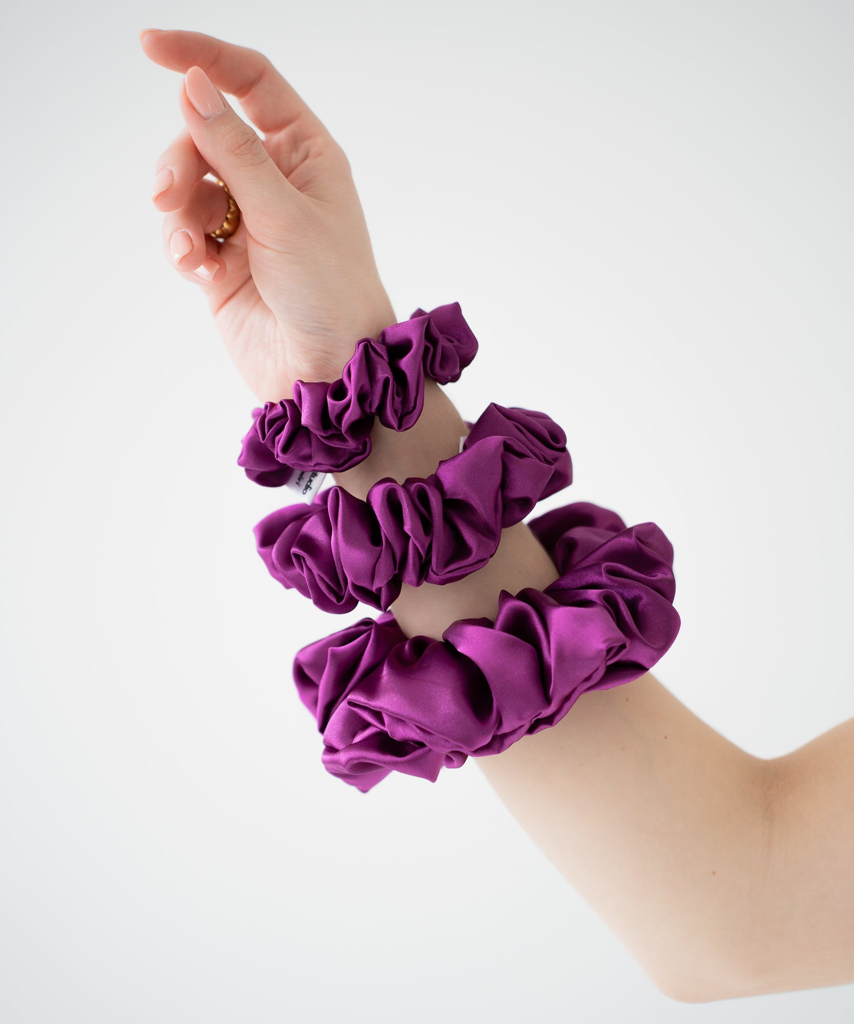 Satin Scrunchie - Plum - Lila - Studio Chéri