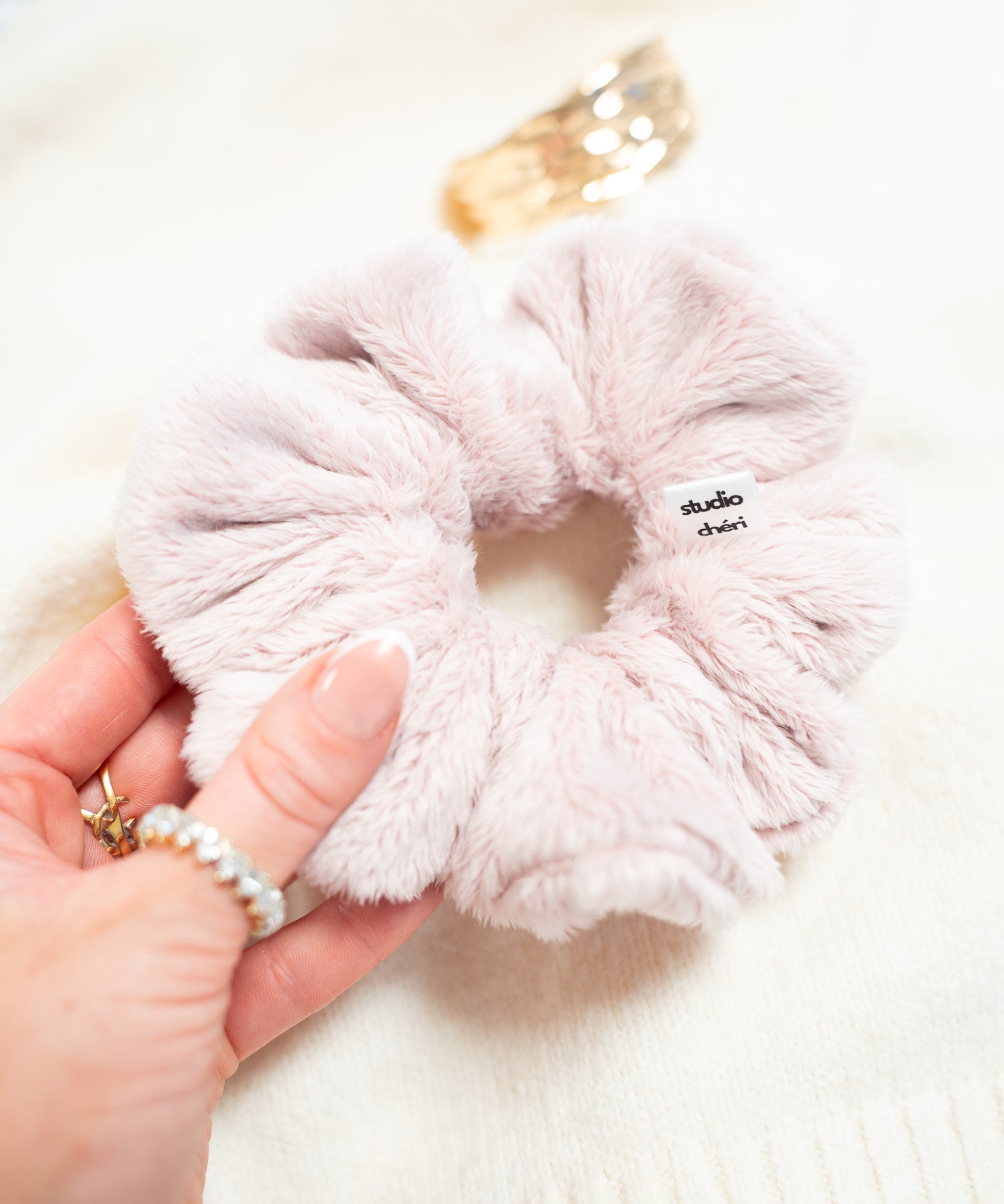 Teddy Rose - Scrunchie aus Teddyfell - Rosa - Studio Chéri